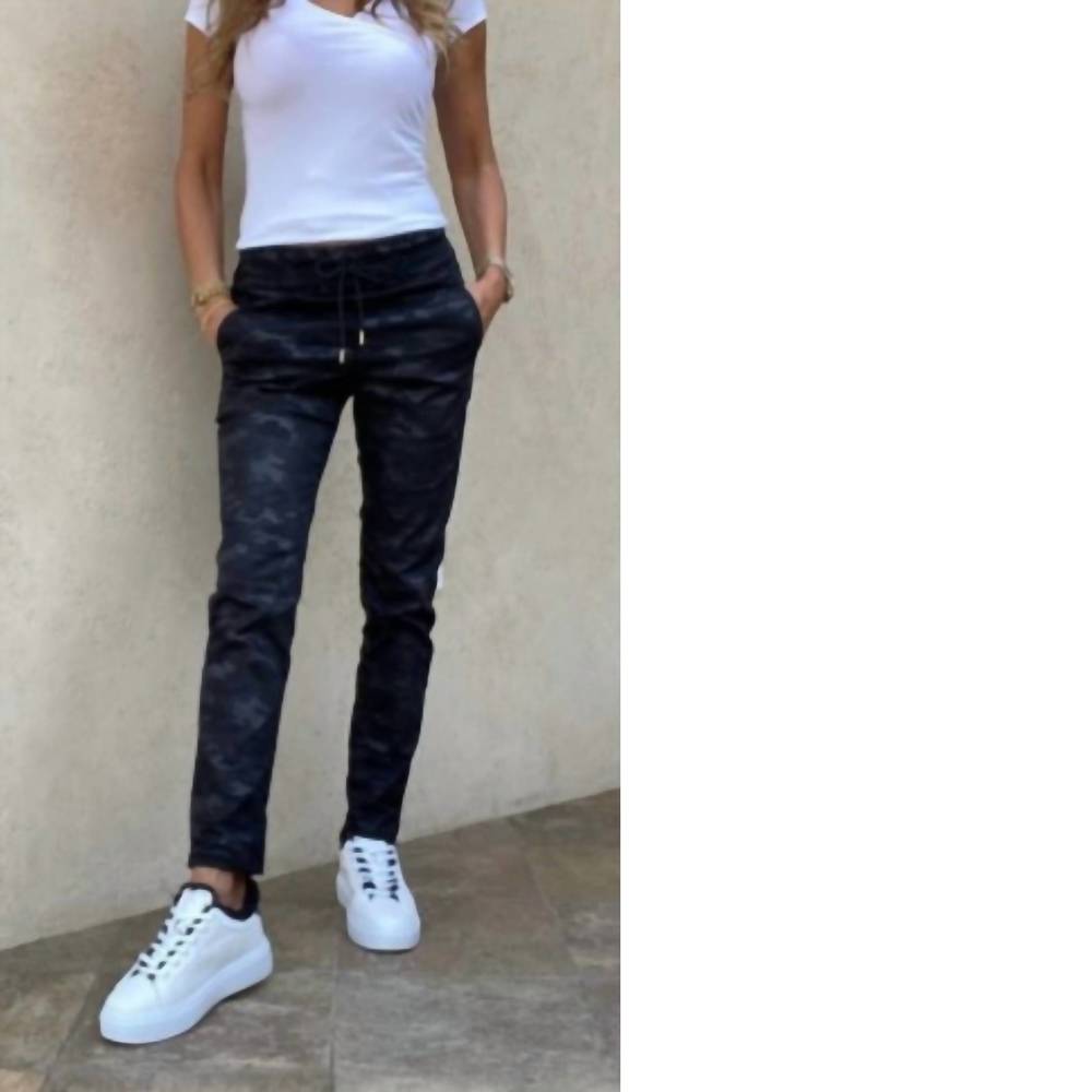 bevy flog shely pant in black  camouflage. Worn once